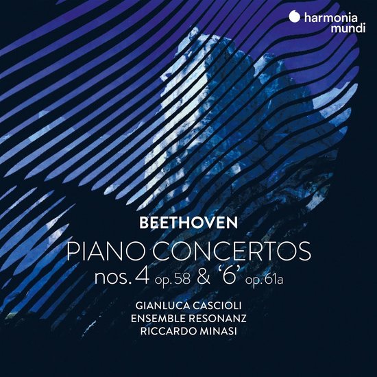 Boekomslag voor 'Beethoven: Piano Concertos nos. 4 op.58 & '6' op. 61a'. Abstracte blauwe en zwarte golven.