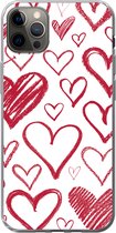 Geschikt voor iPhone 12 Pro Max hoesje - Een illustratie met verschillende hartjes op een witte achtergrond - Siliconen Telefoonhoesje