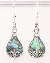 Boucles d'oreilles traditionnelles en argent décorées avec coquille d'ormeau