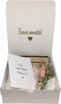 Geschenkbox droogbloemen en oorbellen liefste PEETTANTE  | roze | liefste peettante | meter vragen | meter worden | peettante vragen | peettante worden | liefste peettante | cadeau