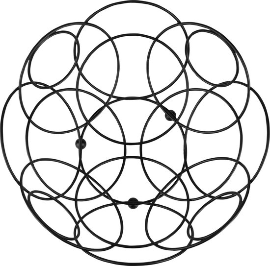Zicht op de bovenkant van een zwarte metalen fruitschaal met een rond patroon van overlappende cirkels.