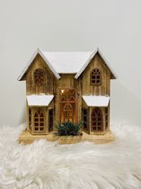 Home&Deco kerst huis groot LED Ivy naturel hout-32x33x13cm-1 stuks