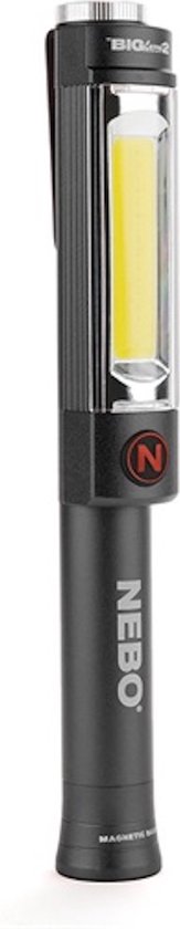 Zwarte Nebo Big Larry 2 zaklamp met gele LED-strip, rode knop en zilveren dop.