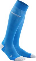 CEP Run Ultralight compressiekousen (electric blue/light grey)