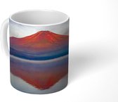 Mok - Roodgekleurde Fujiberg in Azië tijdens de ochtend - 350 ML - Beker