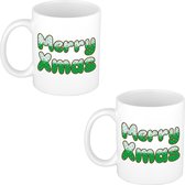 2x stuks cadeau kerstmok Merry Christmas sweater print groen/wit - 300 ml - keramiek - mok / beker - Kerstmis - kerstcadeau