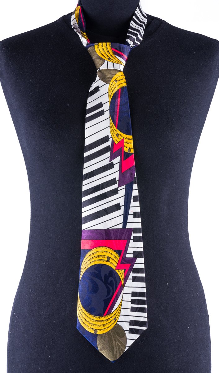 Stropdas pianotoetsen
