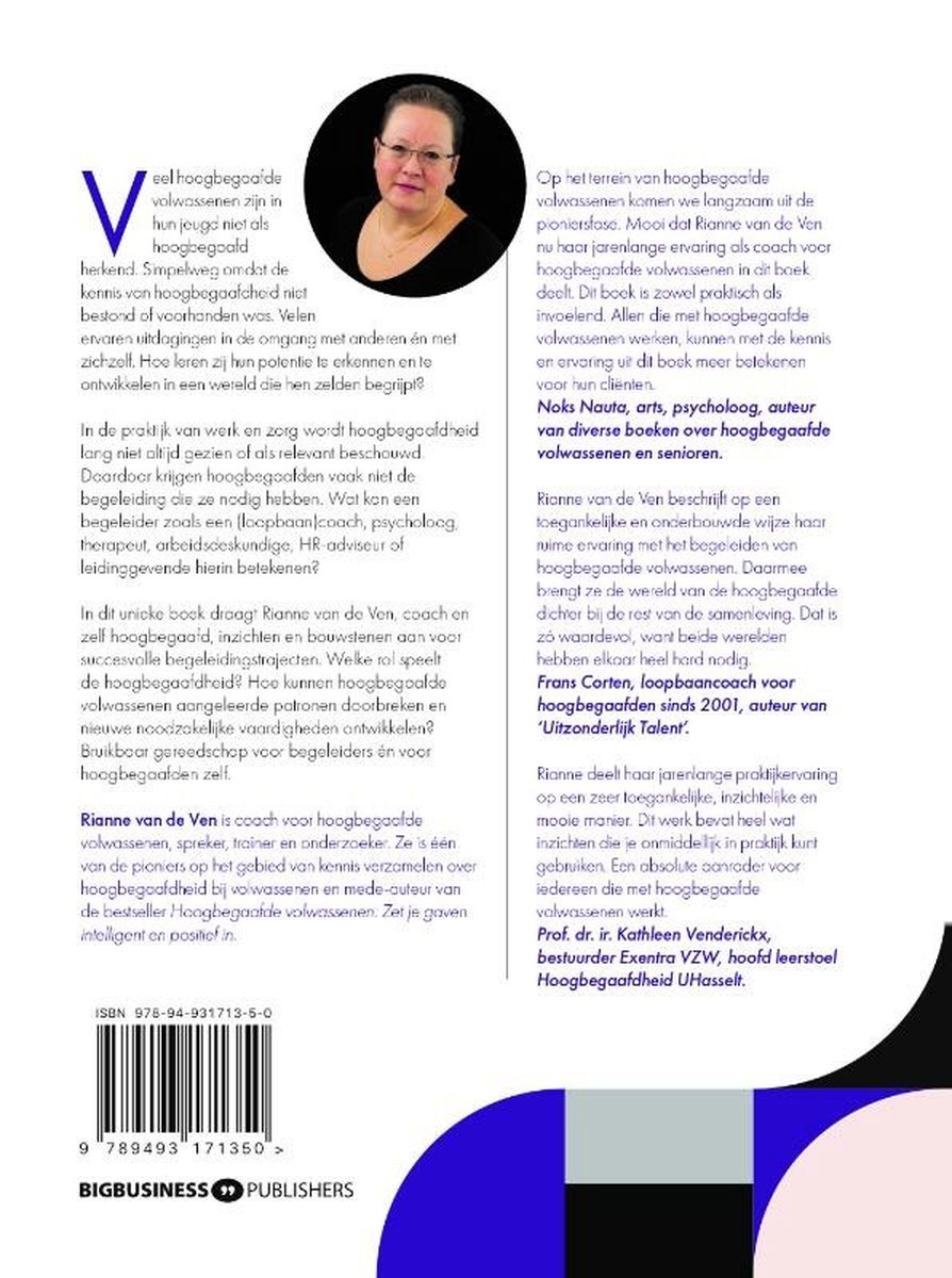 Boekomslag met foto van een vrouw met zwart haar, een zwart vest en een zwart shirt. ISBN: 978-94-931713-5-0.