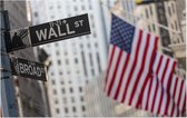 Amerikaanse vlaggen op Wall Street in New York City - Foto op Forex - 60 x 40 cm