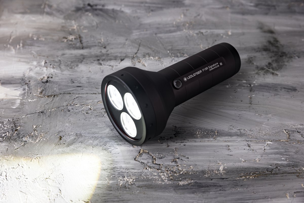 Lampe torche led focalisable rechargeable Ledlenser P18R Work 4500lm