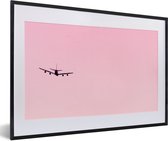 Fotolijst incl. Poster - Stijgend vliegtuig in een roze lucht - 60x40 cm - Posterlijst