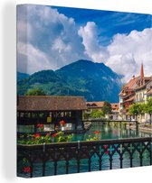 Canvas Schilderij Alpen - Interlaken - Zwitserland - 20x20 cm - Wanddecoratie