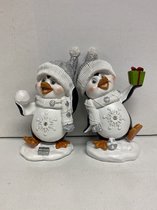 Kerstbeeldjes - Set van 2 stuks - Pinguins - Zilveren muts - 10.5x9x17cm – Kerstdecoratie