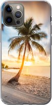 Geschikt voor iPhone 13 Pro hoesje - Zonsondergang - Strand - Palmboom - Siliconen Telefoonhoesje