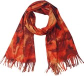Deze zachte sjaal straalt warmte uit door de mooie oranje/rode kleuren. Leuke combi tijdens koningsdag. De achterkant van de sjaal heeft een bijpassende effen beige kleur. De print