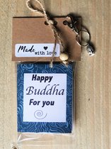 Thee cadeau met de tekst ''Happy Buddha for you", met sleutelhanger en Buddha bedeltje, 4 verschillende theezakjes, lief kadootje, vriendin, vriend, moeder, collega, tante, yoga, Boeddha, theekado, kadopakket, geschenkpakket, relatiekado