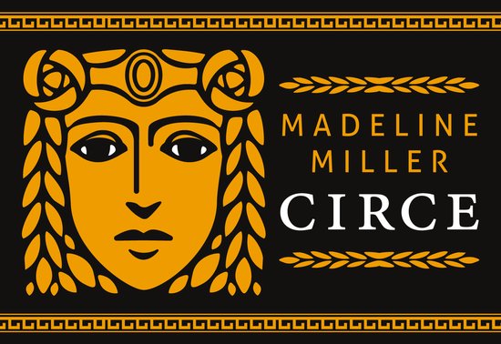 Gouden masker van een vrouw met een kroon en gevlochten haar, met de tekst "MADELINE MILLER CIRCE".