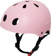 Roze fietshelm met ventilatiegaten en verstelbare bandjes.