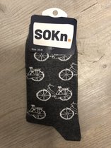 SOKn. trendy sokken FIETS grijs/antraciet maat 35-41  (Ook leuk om kado te geven !)