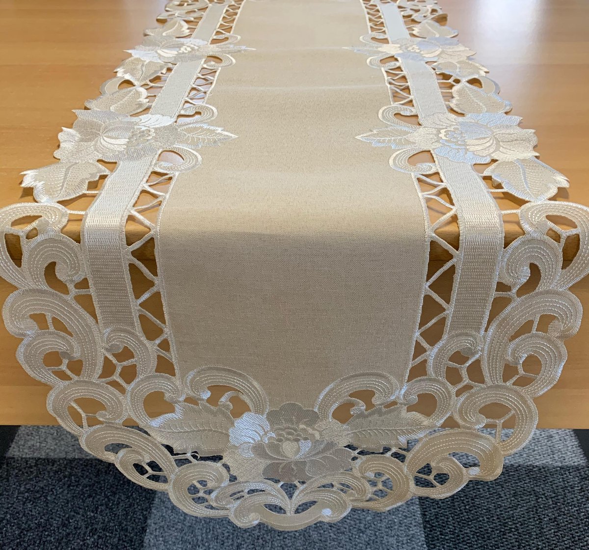 Tafelloper - Linnenlook - Creme met bloem - Loper 110 cm