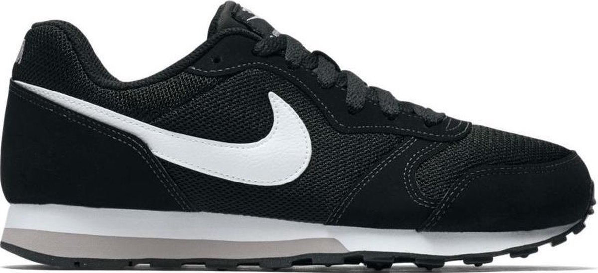 Nike Jongens Sneakers Md Runner 2 (gs) - Zwart - Maat 38,5 | bol.com
