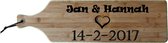 Borrelplank Met eigen naam en datum - Perfect cadeau voor valentijn - Bamboe hout - 17x63cm - Serveerplank