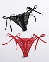 Strings. Sexy strings met strikjes. Zwart en rood. 2-pack