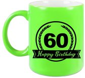 Happy Birthday 60 years cadeau mok / beker met wimpel - 330 ml - neon groen - verjaardagscadeau