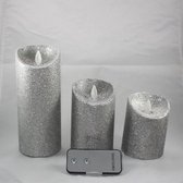 Set van drie Led Kaarsen Zilver Glitter op batterijen met bewegende vlam en afstandsbediening