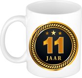 11 jaar jubileum/ verjaardag mok medaille/ embleem zwart goud - Cadeau beker verjaardag, jubileum, 11 jaar in dienst