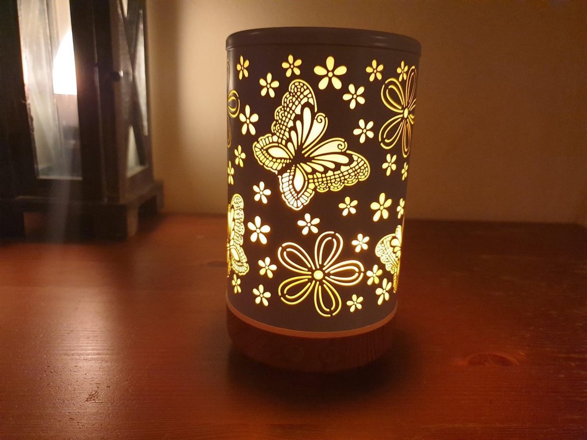 Goedkoopste Aroma Diffuser - Diffuser - aromatherapie - Verneverlaar - Lucht bevochtiger - olie verdamper - Vlinders wit vlammen verlichting