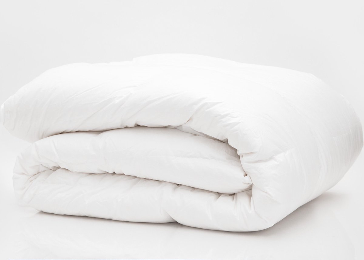 De 7 Beste Dekbedden van 140x200cm van 2026 C'est Duvet Donsdeken 140x200