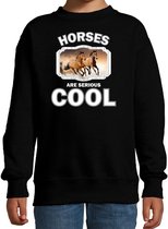 Dieren paarden sweater zwart kinderen - horses are serious cool trui jongens/ meisjes - cadeau bruin paard/ paarden liefhebber 9-11 jaar (134/146)