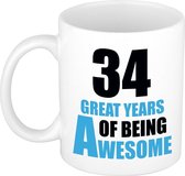 34 great years of being awesome cadeau mok / beker wit en blauw