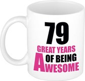79 great years of being awesome cadeau mok / beker wit en roze