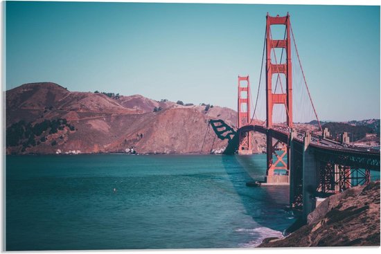 Acrylglas - Golden Gate Bridge vanaf de Zijkant - San Francisco  - 60x40cm Foto op Acrylglas (Met Ophangsysteem)