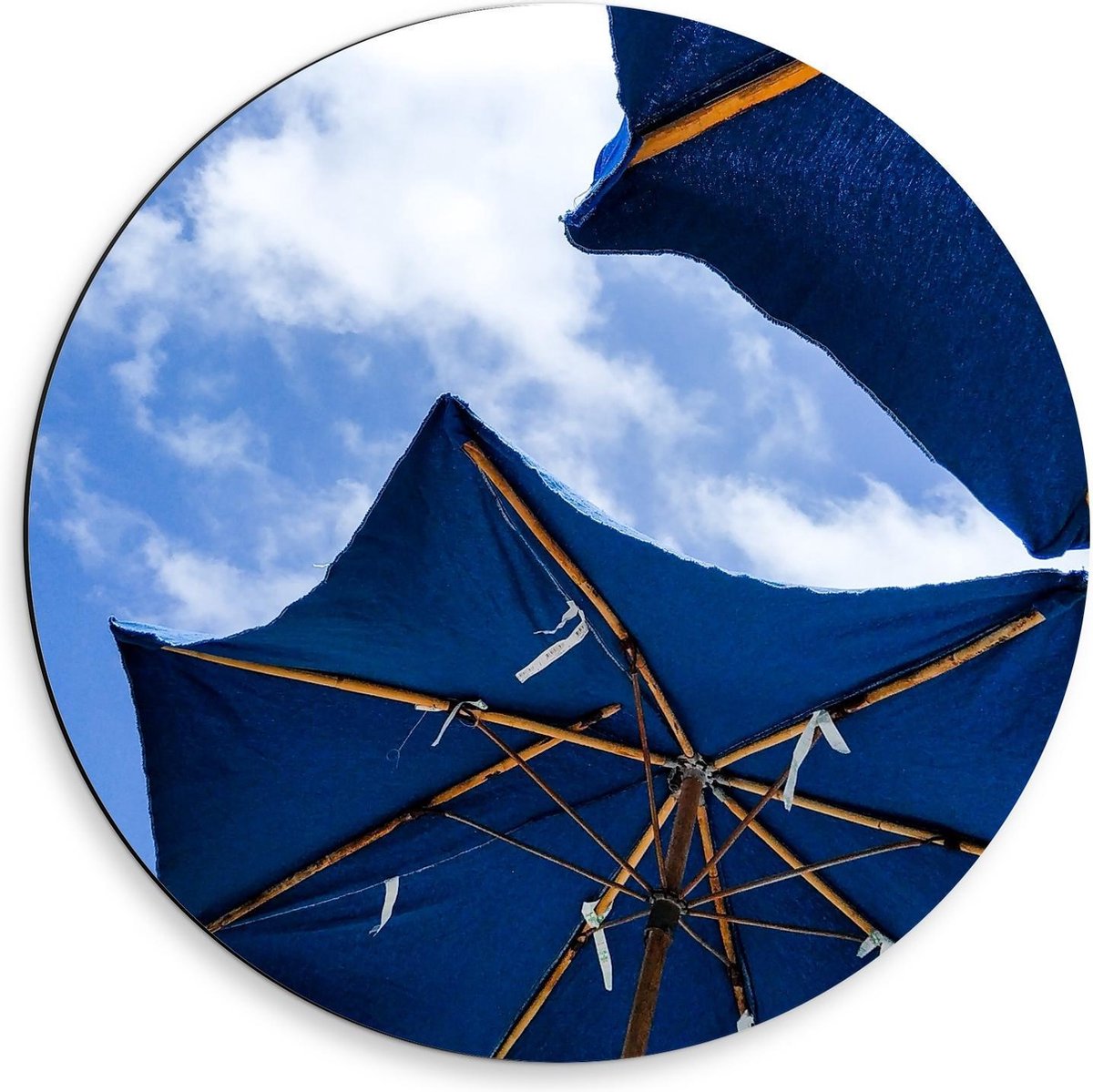 Dibond Wandcirkel - Onderaanzicht van Blauwe Parasols - 50x50cm Foto op Aluminium Wandcirk
