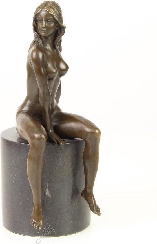 Zittende naakte vrouw - Bronzen beeldje - Sculptuur - 27,3 cm hoog