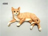 Beeld liggende ginger kat