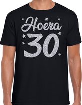 Hoera 30 jaar verjaardag / jubileum cadeau t-shirt - zilver glitter op zwart - heren - cadeau shirt XL