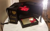 Limited Edition - I Love You - Flowerbox met Zeep Rozen En Text - Giftbox - Valentijn - Moederdag - Zwarte Box met Rode Rozen