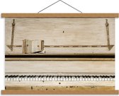 Schoolplaat – Oude Piano met een Boekje en Kroontjespen - 60x40cm Foto op Textielposter (Wanddecoratie op Schoolplaat)