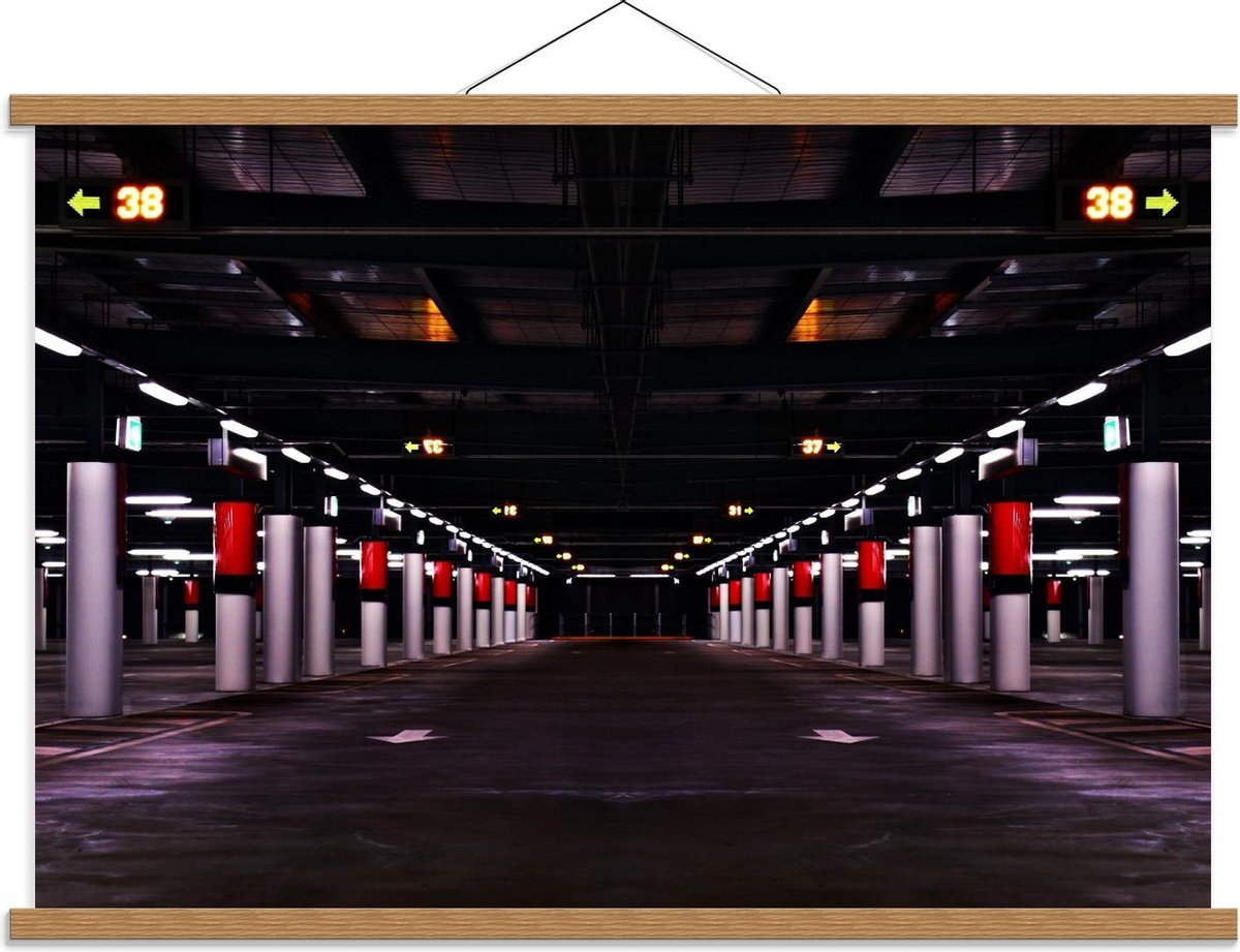 Schoolplaat – Parkeergarage met Rode Palen - 90x60cm Foto op Textielposter (Wanddecoratie 