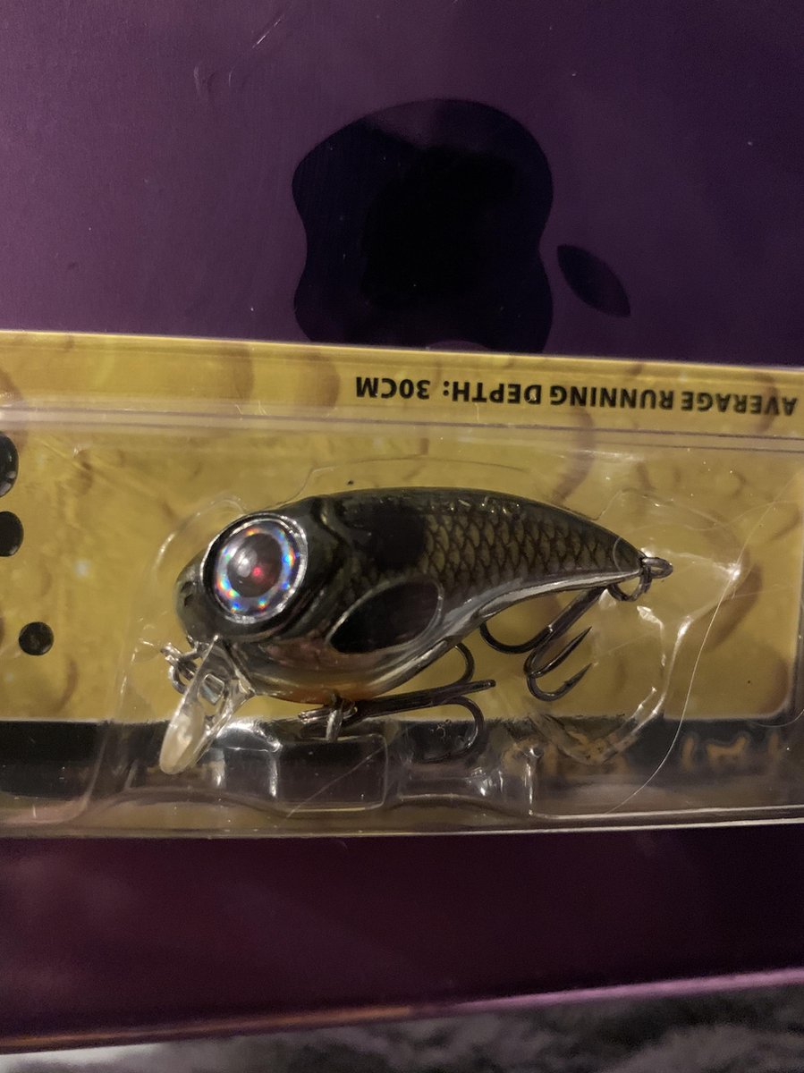Spro Fat Iris - Slow Floating - 4cm - 5.4g (diepte 0.3m) - Kleur : Shad
