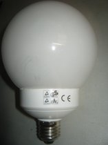 Isotronic E27 15W Dikke Bol Globe spaarlamp warmlicht 675 Lm Art 10130