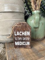 Hanger / label / met de tekst; Lachen is het beste medicijn / Natural