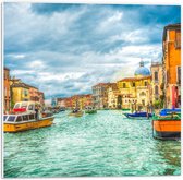 Forex - Schilderij van Bootjes in Venetië  - 50x50cm Foto op Forex