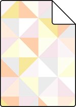Proefstaal Origin Wallcoverings behang driehoekjes poederroze, pastel perzikoranje, pastel geel, licht warm grijs en glanzend goud - 337211 - 26,5 x 21 cm