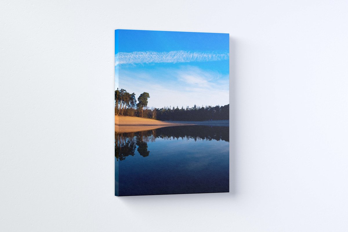 Schilderij Henschotermeer op 300 g/m2 100% canvas gedrukt | 40 x 60 cm | 18 mm houten canvas frame | 4/0 full colour gedrukt | Zeer hoge kwaliteit canvas schilderij | Met ophangsysteem