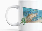 The Mokken Boutique - Zee Mok met schildpad - beker met de zee, schildpad, mok met illustratie